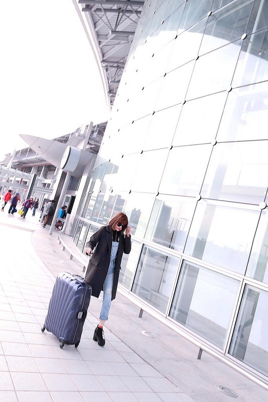 【開箱】時尚又耐看。陪著我四處奔波的Samsonite寶藍Lite-Locked貝殼硬殼行李箱 - 第3張圖 IMG_0278