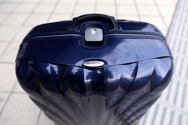 【開箱】時尚又耐看。陪著我四處奔波的Samsonite寶藍Lite-Locked貝殼硬殼行李箱 - 第10張圖 IMG_0328