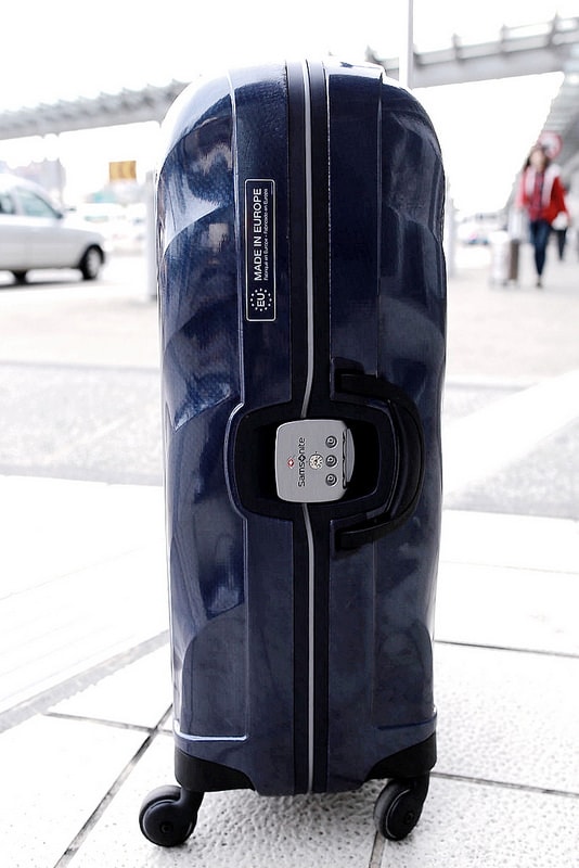 【開箱】時尚又耐看。陪著我四處奔波的Samsonite寶藍Lite-Locked貝殼硬殼行李箱 - 第20張圖 IMG_0340