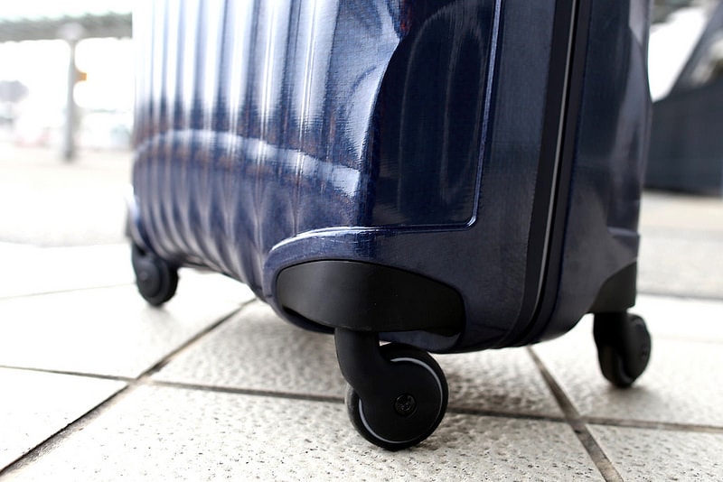 【開箱】時尚又耐看。陪著我四處奔波的Samsonite寶藍Lite-Locked貝殼硬殼行李箱 - 第23張圖 IMG_0370