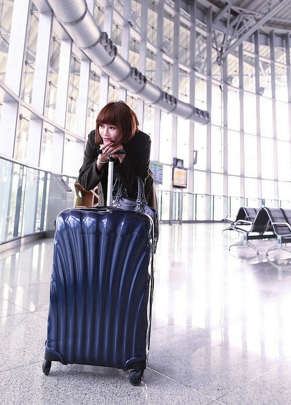 【開箱】時尚又耐看。陪著我四處奔波的Samsonite寶藍Lite-Locked貝殼硬殼行李箱 - 第25張圖 IMG_0084