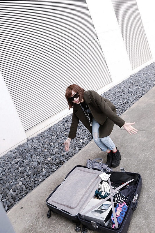 【開箱】時尚又耐看。陪著我四處奔波的Samsonite寶藍Lite-Locked貝殼硬殼行李箱 - 第40張圖 IMG_0538