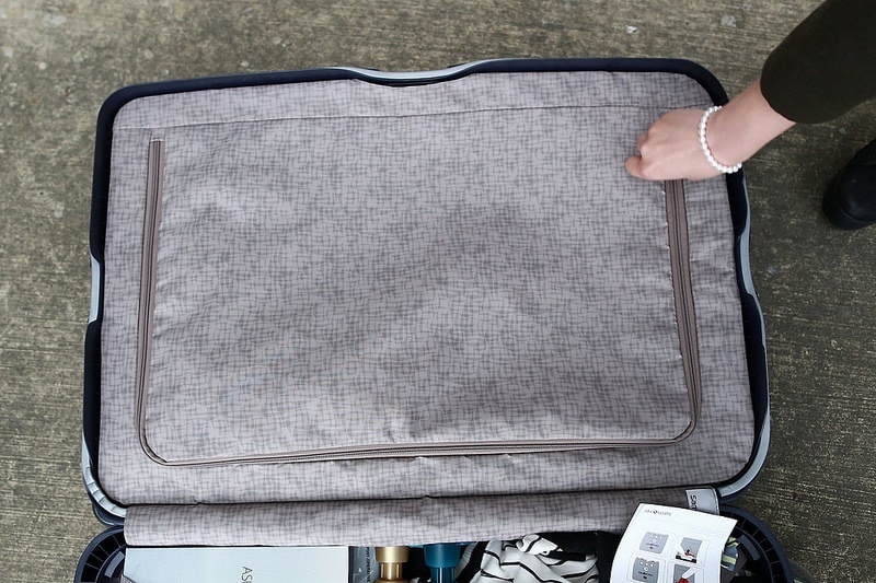 【開箱】時尚又耐看。陪著我四處奔波的Samsonite寶藍Lite-Locked貝殼硬殼行李箱 - 第41張圖 IMG_0540