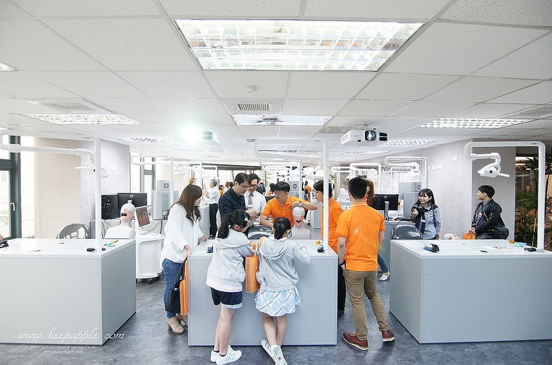 【逼先生專欄】悅庭牙醫暨「CEREC Asia艾瑞瓷數位牙科再教育中心」大開眼界的先進設備,在台北開幕囉~ - 第33張圖 DSC04538