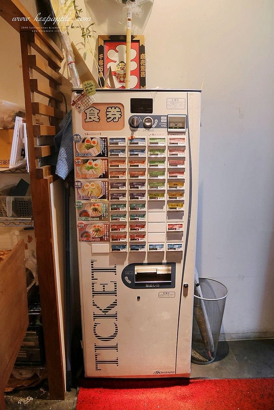 【逼先生專欄】《九州自由行:福岡篇(一)》外觀反差的超濃厚鹽味湯頭、福岡機場必吃拉麵429 - 第14張圖 P1180555