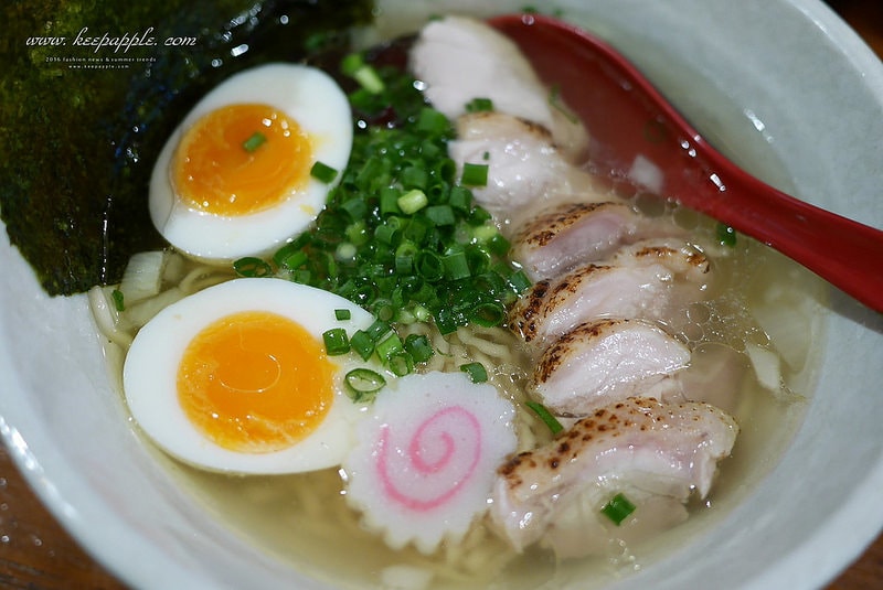 【逼先生專欄】《九州自由行:福岡篇(一)》外觀反差的超濃厚鹽味湯頭、福岡機場必吃拉麵429 - 第27張圖 P9700474