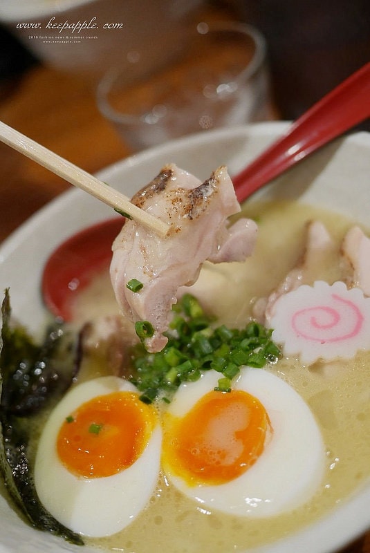 【逼先生專欄】《九州自由行:福岡篇(一)》外觀反差的超濃厚鹽味湯頭、福岡機場必吃拉麵429 - 第30張圖 P9700484