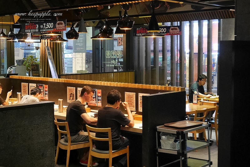 【逼先生專欄】《2016釜山自由行》1號線釜山大學站:鎮國名家(真湯名家)鐵板五花肉,宛如咖啡廳的豬肉湯飯店~ - 第16張圖 P1270069