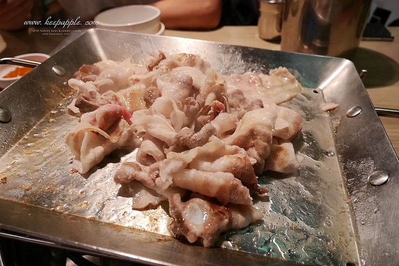 【逼先生專欄】《2016釜山自由行》1號線釜山大學站:鎮國名家(真湯名家)鐵板五花肉,宛如咖啡廳的豬肉湯飯店~ - 第28張圖 P1260981