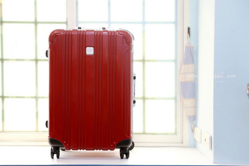 【團購】陪我到處去旅行吧,平價質感行李箱品牌Deseno酷比系列-亮面紅♥ - 第7張圖 IMG_3128