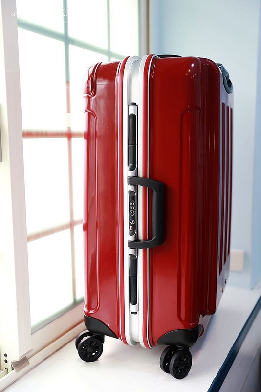 【團購】陪我到處去旅行吧,平價質感行李箱品牌Deseno酷比系列-亮面紅♥ - 第15張圖 IMG_3149