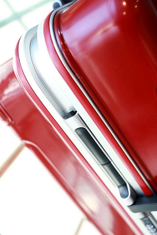 【團購】陪我到處去旅行吧,平價質感行李箱品牌Deseno酷比系列-亮面紅♥ - 第19張圖 IMG_3153