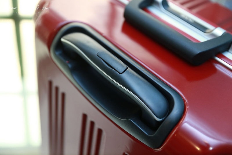 【團購】陪我到處去旅行吧,平價質感行李箱品牌Deseno酷比系列-亮面紅♥ - 第22張圖 IMG_3182