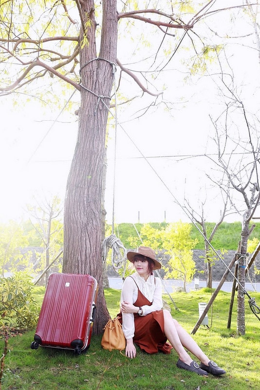 【團購】陪我到處去旅行吧,平價質感行李箱品牌Deseno酷比系列-亮面紅♥ - 第30張圖 IMG_3598