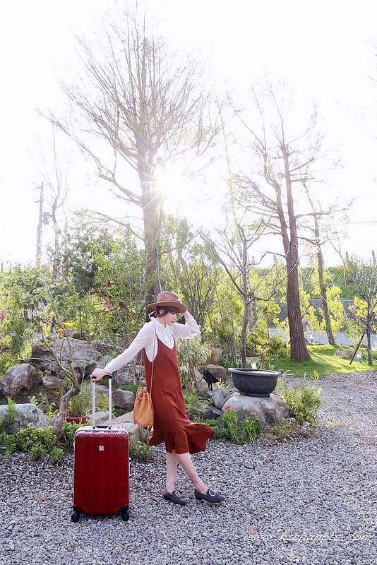 【團購】陪我到處去旅行吧,平價質感行李箱品牌Deseno酷比系列-亮面紅♥ - 第39張圖 IMG_3567