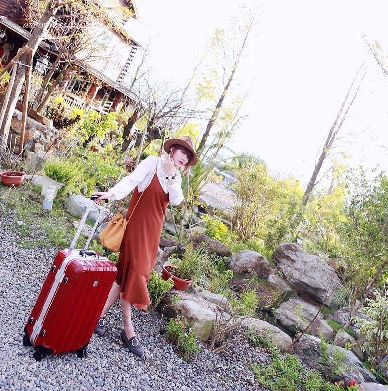 【團購】陪我到處去旅行吧,平價質感行李箱品牌Deseno酷比系列-亮面紅♥ - 第41張圖 IMG_3588