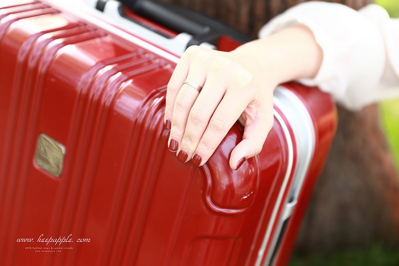 【團購】陪我到處去旅行吧,平價質感行李箱品牌Deseno酷比系列-亮面紅♥ - 第44張圖 IMG_3616