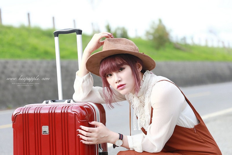 【團購】陪我到處去旅行吧,平價質感行李箱品牌Deseno酷比系列-亮面紅♥ - 第53張圖 IMG_3682