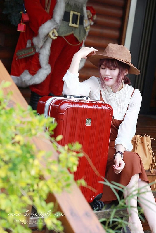 【團購】陪我到處去旅行吧,平價質感行李箱品牌Deseno酷比系列-亮面紅♥ - 第57張圖 IMG_3719