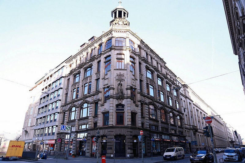 【敗家】德國漢堡購入的CHANEL香奈兒深粉紅休閒側背包開箱 // 荔枝皮好保養又好看 - 第2張圖 9954