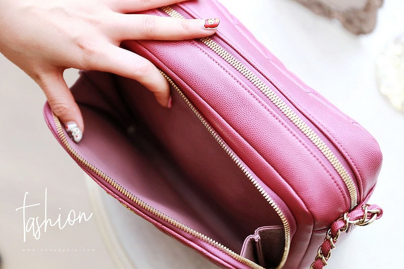 【敗家】德國漢堡購入的CHANEL香奈兒深粉紅休閒側背包開箱 // 荔枝皮好保養又好看 - 第15張圖 IMG_2456