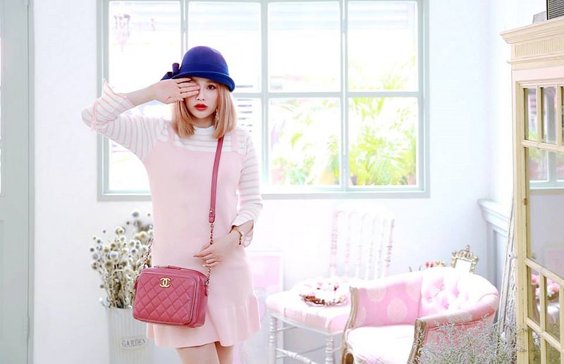 【敗家】德國漢堡購入的CHANEL香奈兒深粉紅休閒側背包開箱 // 荔枝皮好保養又好看 - 第28張圖 16144779_1568043423223788_661686619_n