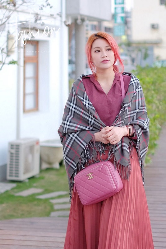 【敗家】德國漢堡購入的CHANEL香奈兒深粉紅休閒側背包開箱 // 荔枝皮好保養又好看 - 第39張圖 DSCF0276