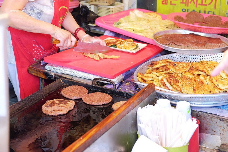 【逼先生專欄】《大邱自由行全攻略》1號線&2號線半月堂站:必吃鮮奶油紅豆麵包、黃金煎餃子~ - 第20張圖 DSCF3087