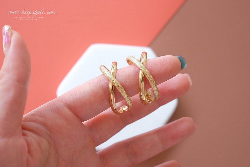 【買物】最近買的一些飾品們分享 // 夾式耳環、頸鍊、短項鍊、毛衣鍊。 - 第30張圖 DSCF6141