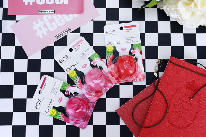 【唇妝】風靡歐美的EOS伊歐詩天然潤唇球-陽光野莓、草莓雪酪、夏日水果 - 第3張圖 IMG_6955