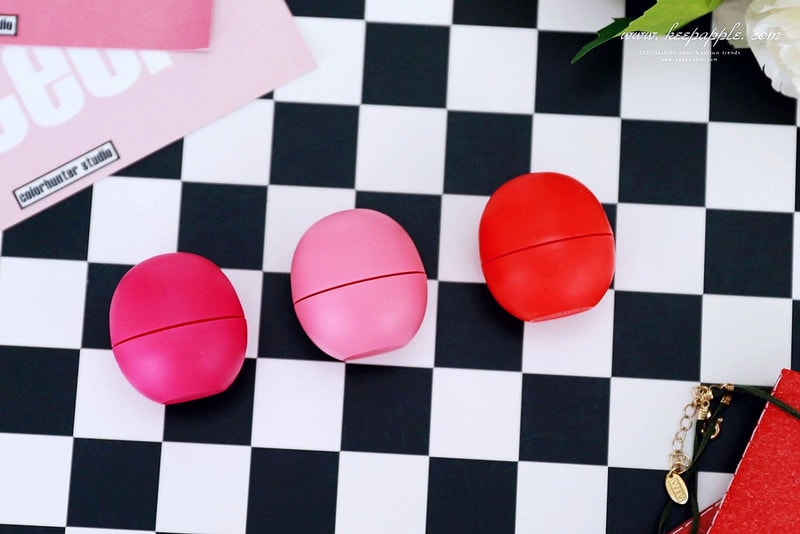 【唇妝】風靡歐美的EOS伊歐詩天然潤唇球-陽光野莓、草莓雪酪、夏日水果 - 第7張圖 IMG_7002