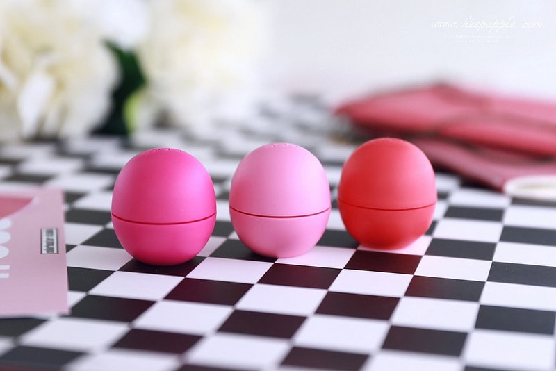 【唇妝】風靡歐美的EOS伊歐詩天然潤唇球-陽光野莓、草莓雪酪、夏日水果 - 第30張圖 IMG_7017