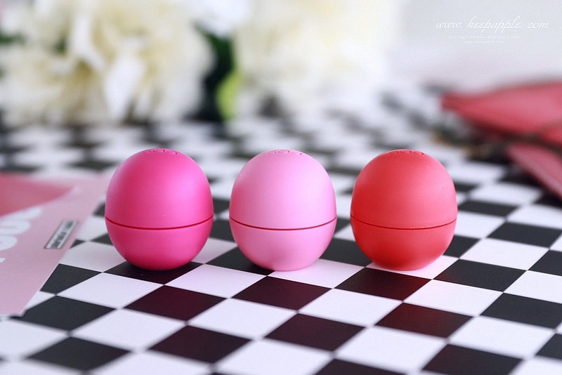 【唇妝】風靡歐美的EOS伊歐詩天然潤唇球-陽光野莓、草莓雪酪、夏日水果 - 第31張圖 IMG_7018