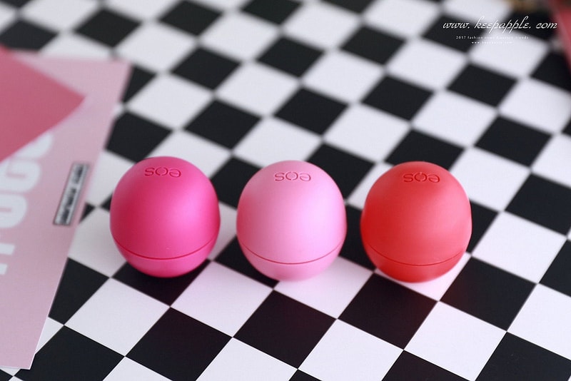 【唇妝】風靡歐美的EOS伊歐詩天然潤唇球-陽光野莓、草莓雪酪、夏日水果 - 第33張圖 IMG_7019