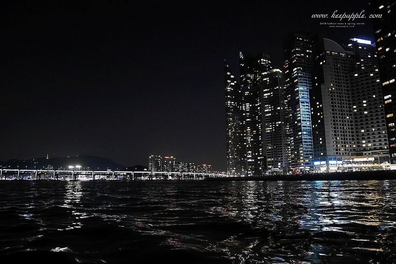 【釜山旅行】2018年KLOOK遊艇夜景初體驗。奢華浪漫的姊妹海上漂游記XD - 第39張圖 P1430868