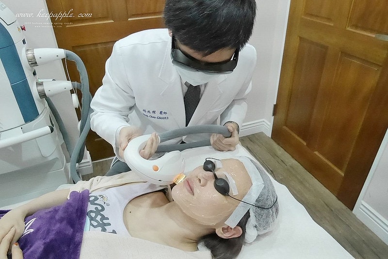 【醫美】夏日抗紅大作戰。對抗泛紅、斑點跟膚色不均的最佳幫手就是M22彩衝光 - 第28張圖 P1460545