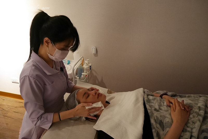 【醫美】夏日抗紅大作戰。對抗泛紅、斑點跟膚色不均的最佳幫手就是M22彩衝光 - 第37張圖 P1460740