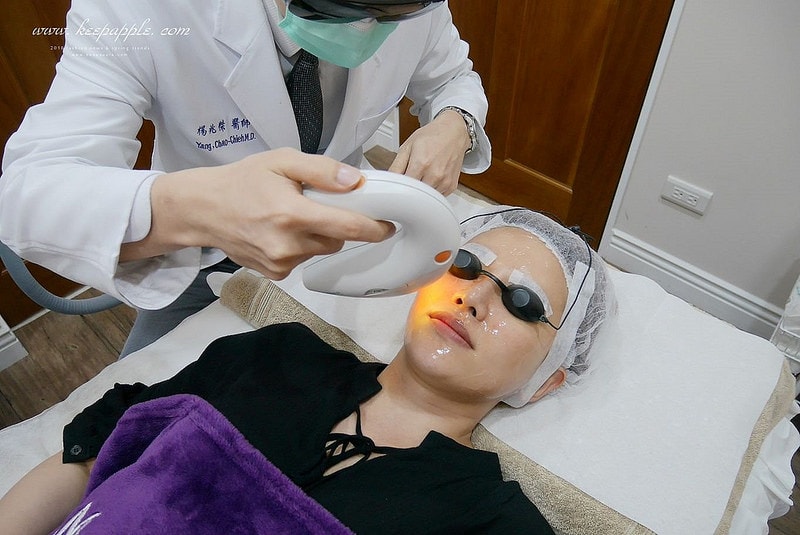 【醫美】夏日抗紅大作戰。對抗泛紅、斑點跟膚色不均的最佳幫手就是M22彩衝光 - 第41張圖 P1460755