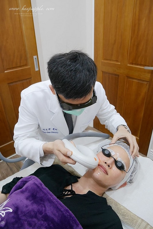 【醫美】夏日抗紅大作戰。對抗泛紅、斑點跟膚色不均的最佳幫手就是M22彩衝光 - 第42張圖 P1460759