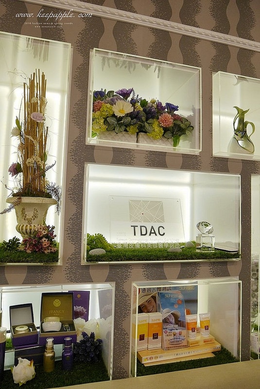 【醫美】夏日抗紅大作戰。對抗泛紅、斑點跟膚色不均的最佳幫手就是M22彩衝光 - 第13張圖 P1460832