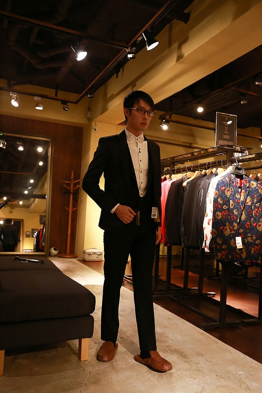 【逼先生專欄】五周年紀念婚紗第一彈。台北租借西裝-東潮時裝西服 (板橋店) - 第20張圖 IMG_6114