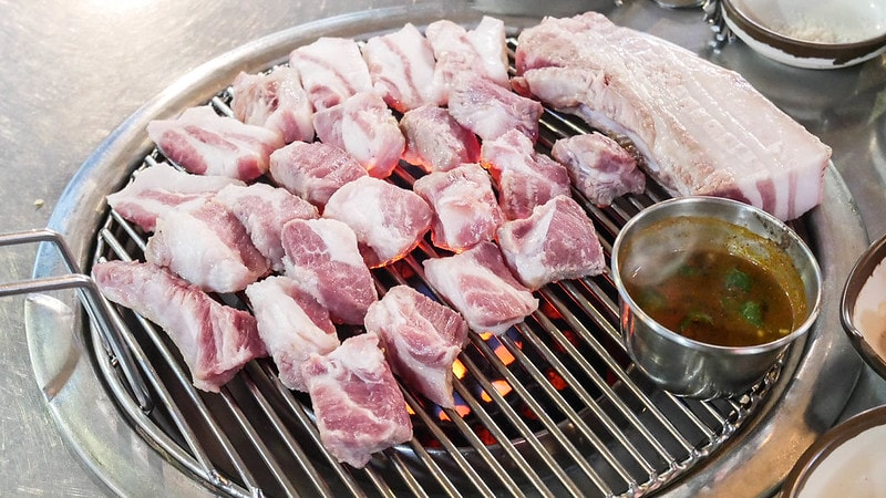 【逼先生專欄】《濟州自由行全攻略》濟州島必吃黑豬肉:GD大愛「豚舍豚」(돈사돈) - 第19張圖 P1140162