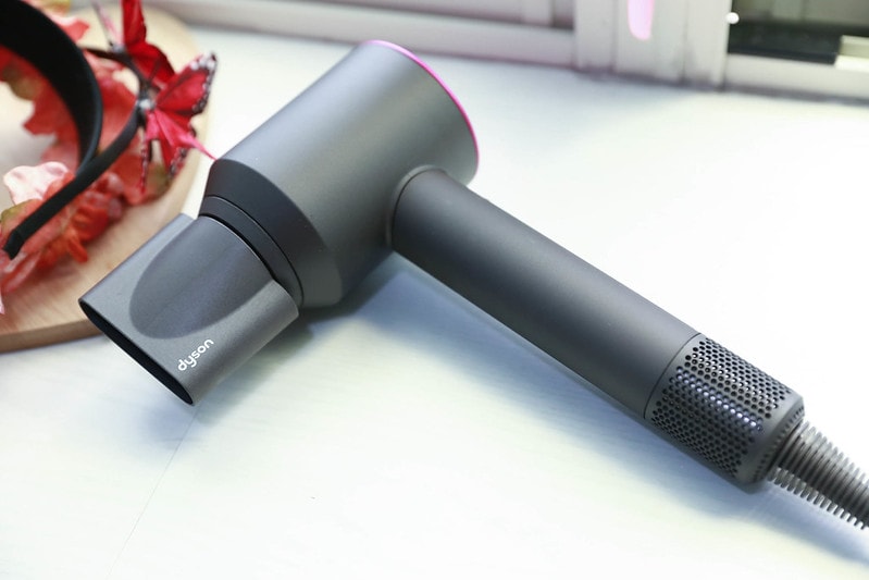 【分享】日本Dyson Supersonic™不一樣的神級吹風機。正版VS.盜版 比一比到底哪裡不一樣? - 第5張圖 IMG_7002