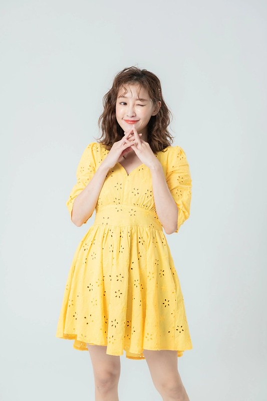 【購物】香港時尚品牌Myaleshia 派對/上班/休閒款風格單品應有盡有。三套絕美洋裝LOOK分享 - 第7張圖 Sandy yellow