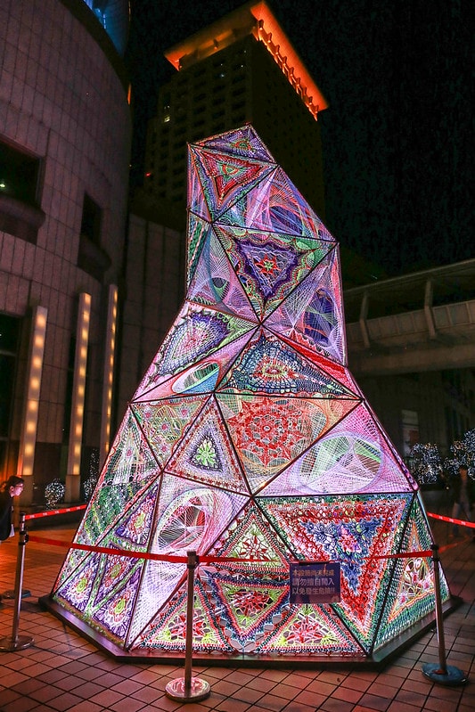 【活動】「2019新北市歡樂耶誕城」。雷射光雕秀/三大必逛主題燈區/交通資訊/活動內容/必逛必拍網美景點 - 第32張圖 IMG_4273