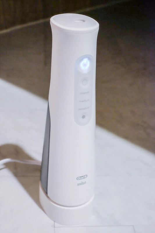 【家電】2019歐樂B沖牙機推薦。可攜式高效活氧沖牙機~讓牙套妹的牙齒保養更輕鬆! - 第10張圖 歐樂B沖牙機