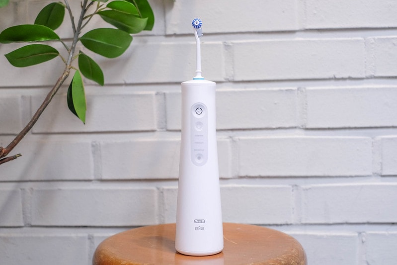【家電】2019歐樂B沖牙機推薦。可攜式高效活氧沖牙機~讓牙套妹的牙齒保養更輕鬆! - 第21張圖 歐樂B沖牙機