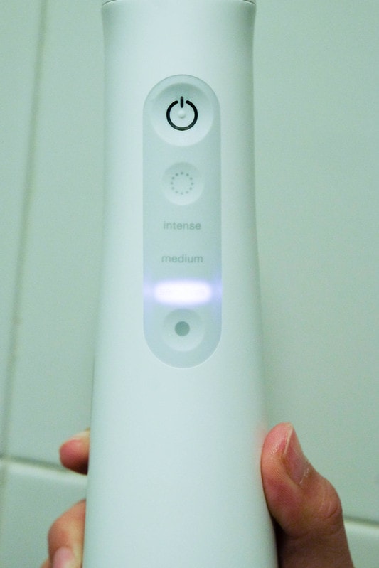 【家電】2019歐樂B沖牙機推薦。可攜式高效活氧沖牙機~讓牙套妹的牙齒保養更輕鬆! - 第26張圖 歐樂B沖牙機