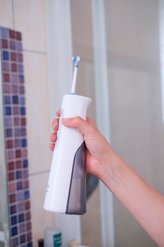 【家電】2019歐樂B沖牙機推薦。可攜式高效活氧沖牙機~讓牙套妹的牙齒保養更輕鬆! - 第43張圖 歐樂B沖牙機