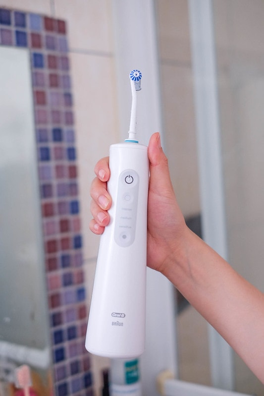 【家電】2019歐樂B沖牙機推薦。可攜式高效活氧沖牙機~讓牙套妹的牙齒保養更輕鬆! - 第44張圖 歐樂B沖牙機